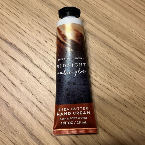 Bath & Body Works Shea Butter Hand Cream. Midnight Amber Glow. - Picture 1 of 2